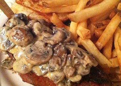 shaws-entree-smothered-with-mushrooms